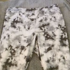 Athletic leggings
